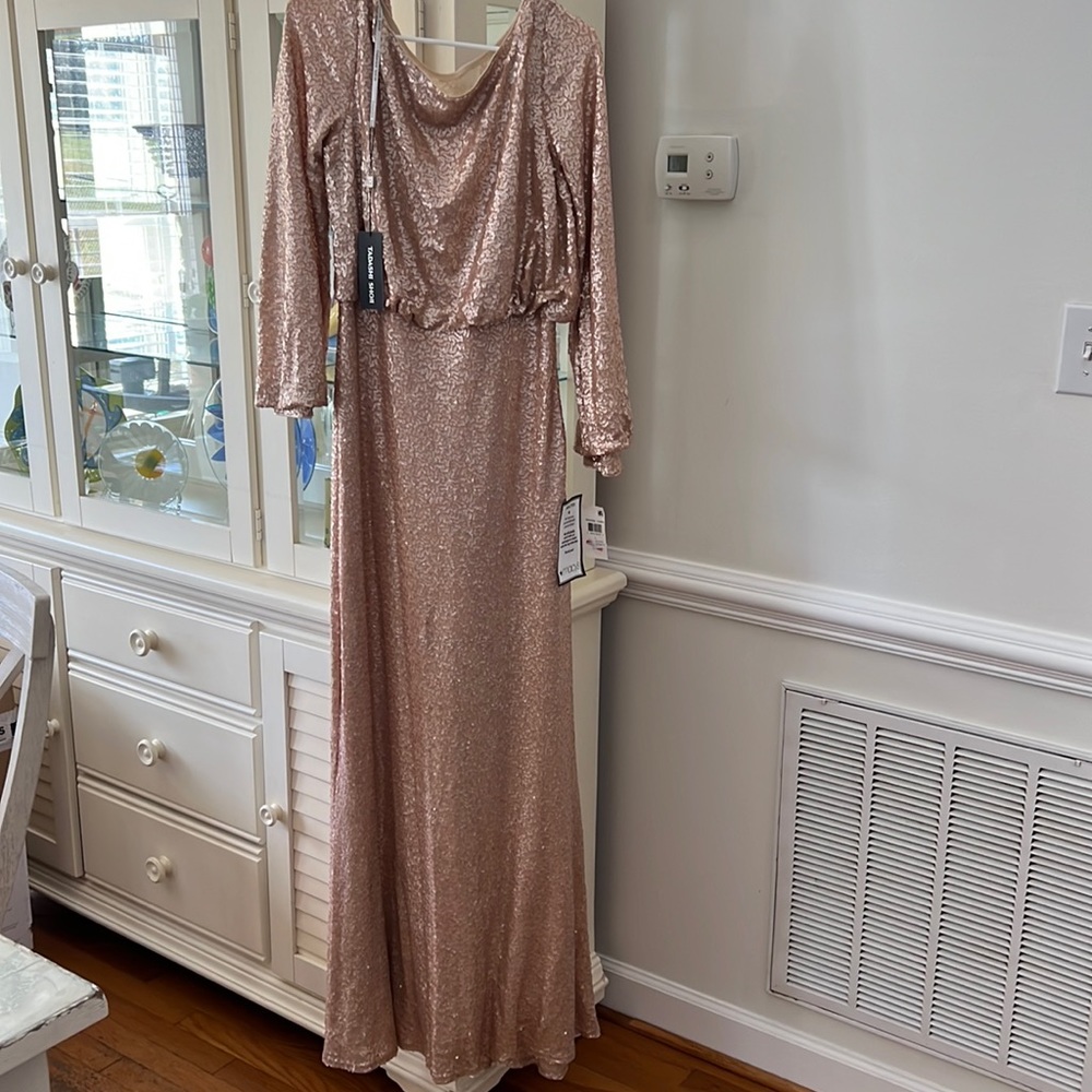 New with tags Tadashi Shoji sequin gown